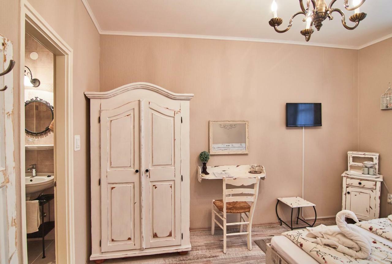 פץ' Abraham Vintage Szobak & Apartmanok מראה חיצוני תמונה
