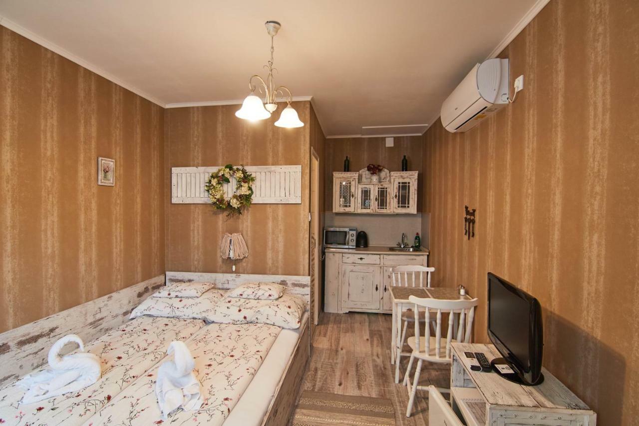 פץ' Abraham Vintage Szobak & Apartmanok מראה חיצוני תמונה
